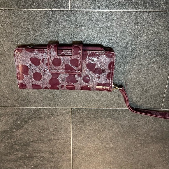 Purple Kenneth Cole Wristlet / Clutch / Wallet - Picture 5 of 5
